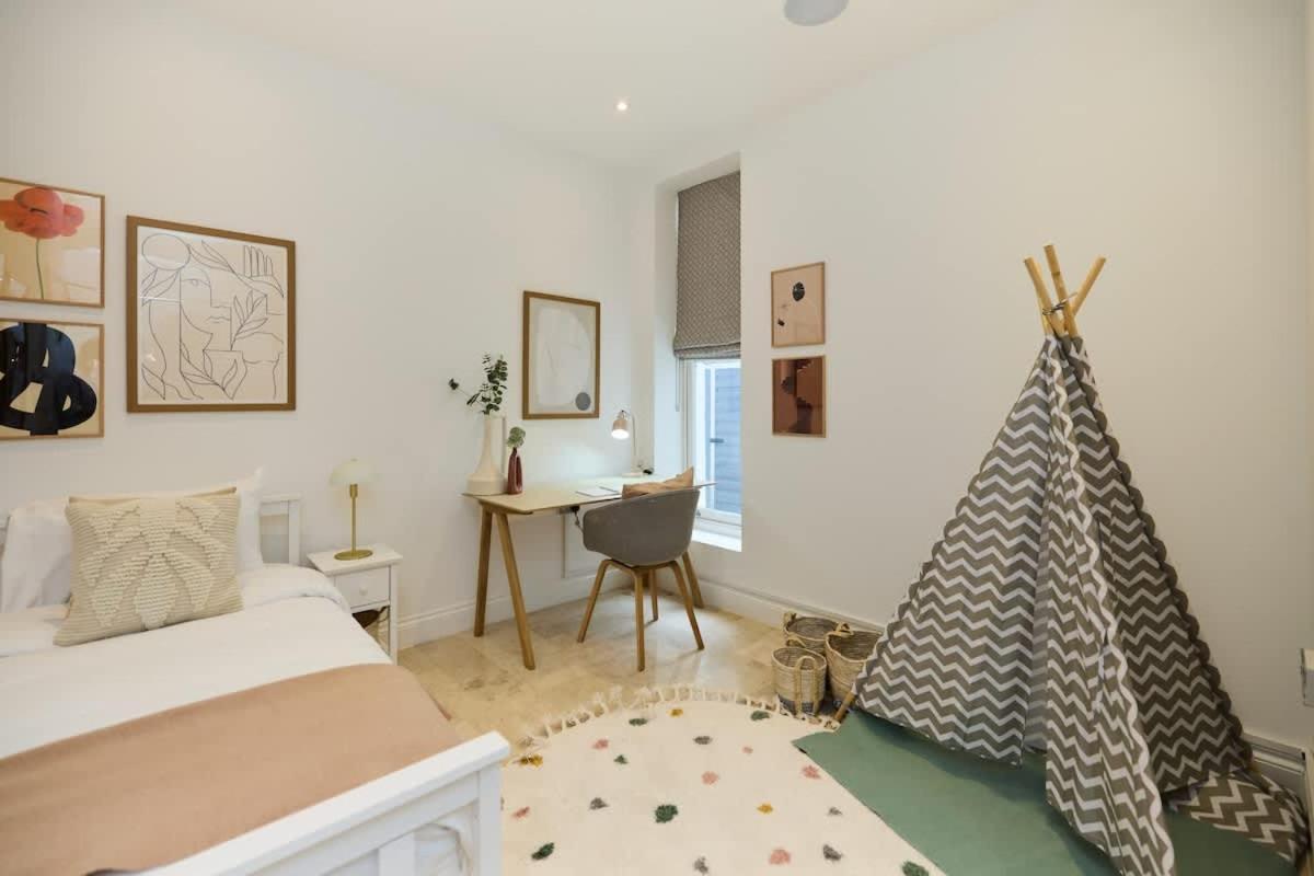 The Camden Park Place - Lovely 4bdr Flat With Garden *